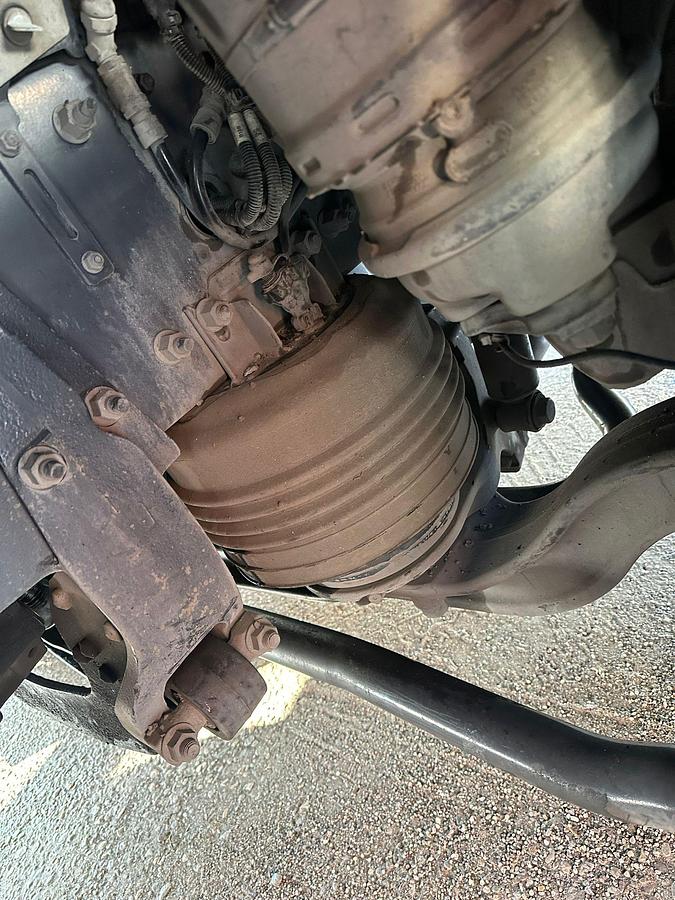 Usato MOTRICE TRE ASSI VOLVO FH 460 Cella frigo mt 9.40 con sponda