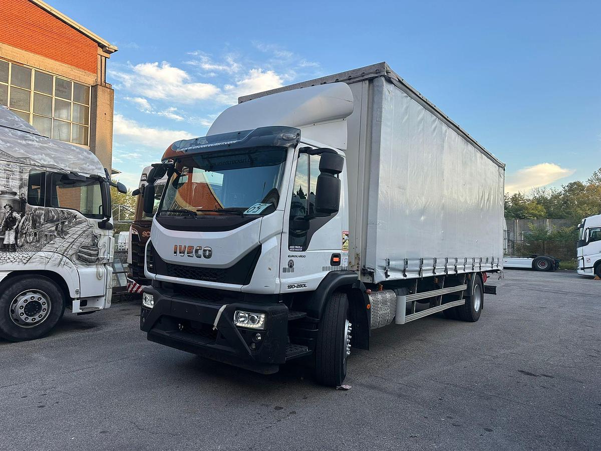 Usato motrice due assi Iveco Eurocargo 180s28 Centina e telo mt 7.50