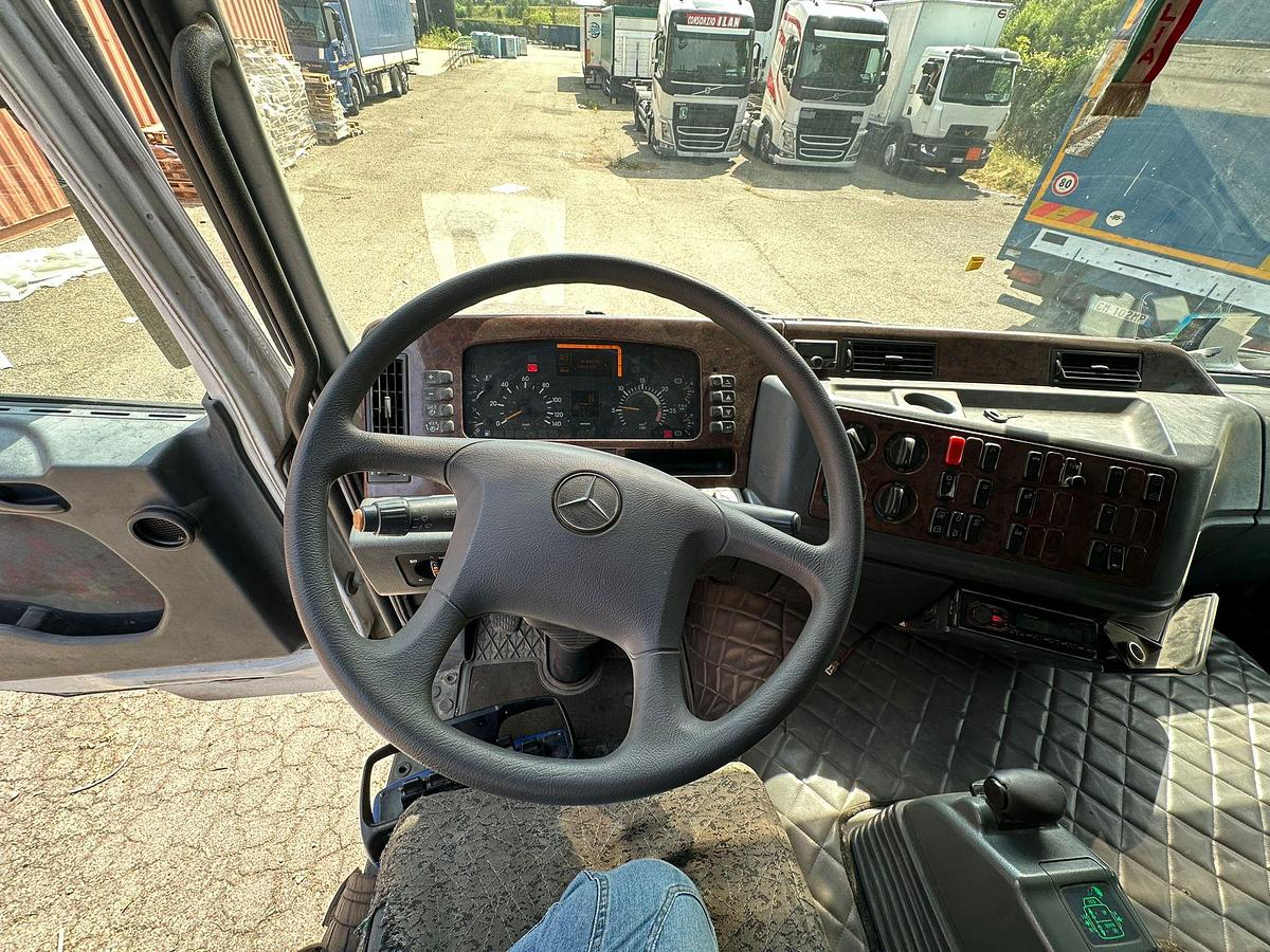 Usato MERCEDES 2548 CASOONE FISSO CON GRU DIETRO CABINA FASSI F 270C2.5