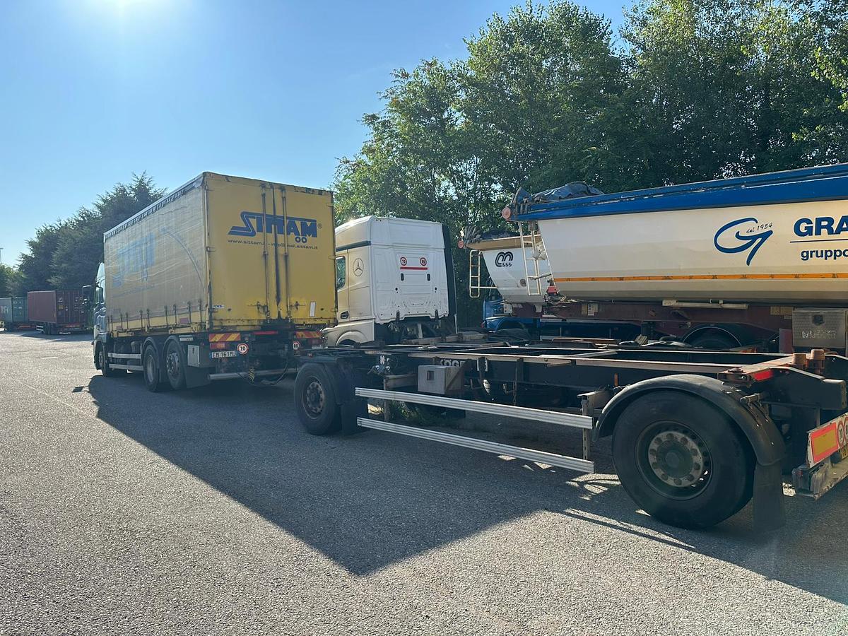 Usato Volvo FH 460 6x2 con Rimorchio due assi Koegel