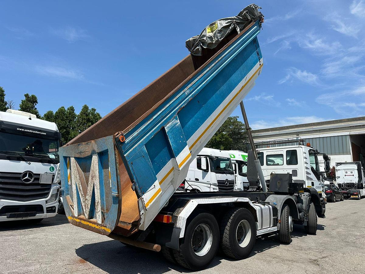 Usato Iveco Trackker 450 8x4 Ribaltabile posteriore MINERVA EURO 5