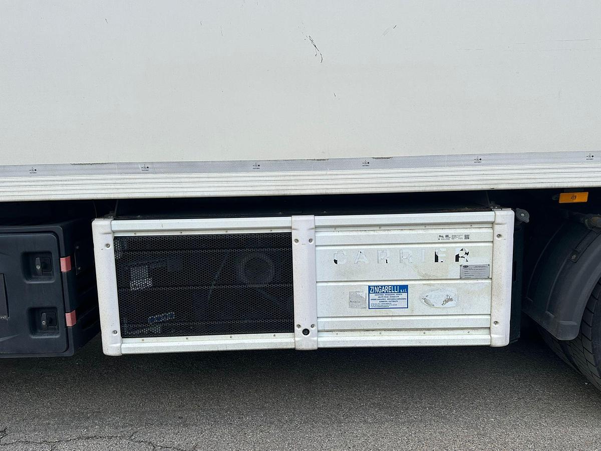 Usato Motrice tre assi Mercedes Actros Frigo 25.45 con spond mt 8.30