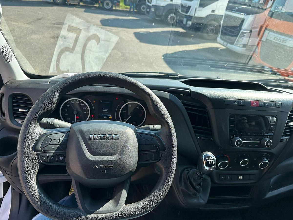 Usato IVECO DAILY 35 C14 FURGONE BOX CON SPONDA EURO 6 B 2024