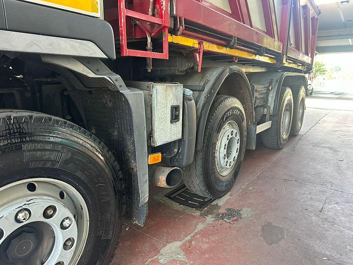 Usato VOLVO FH 480 8x4 Ribaltabile Trilaterale 