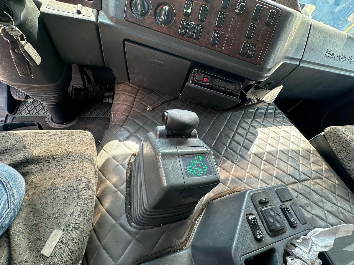 Usato MERCEDES 2548 CASOONE FISSO CON GRU DIETRO CABINA FASSI F 270C2.5