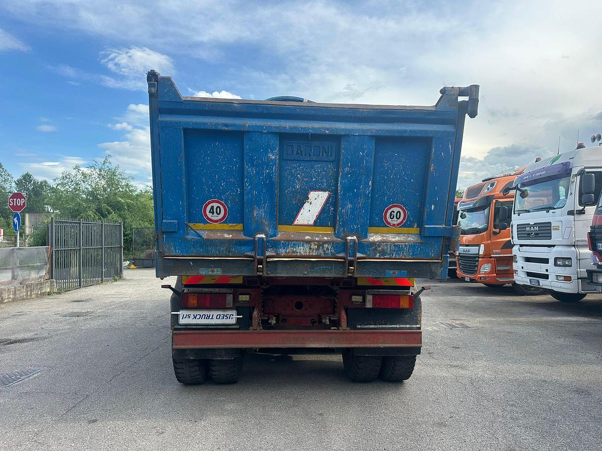 Usato Iveco EuroTrackker 420 8x4 Ribaltabile trilaterale