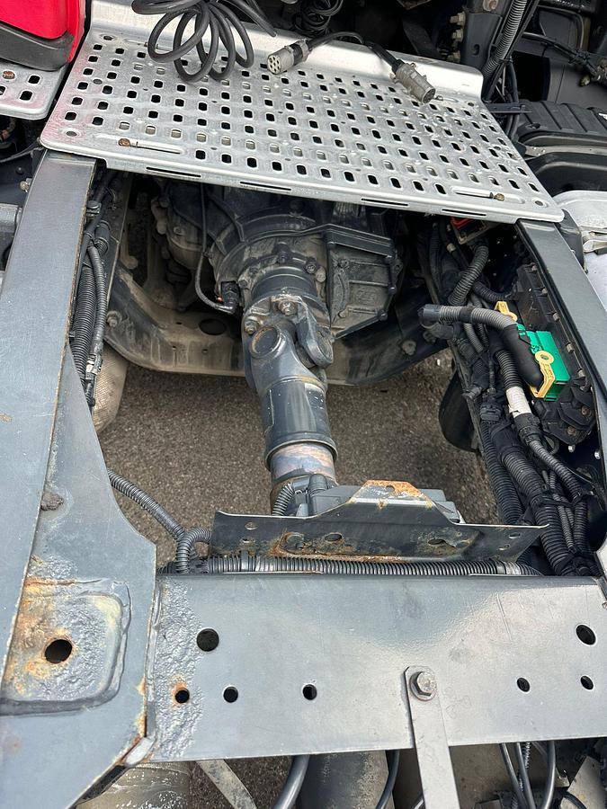 Usato IVECO STRALIS 460 CABINA A/T ADR 2019