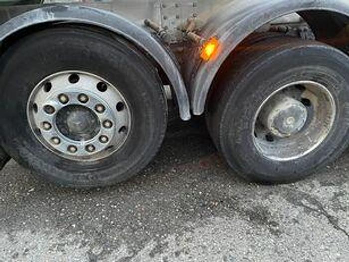 Usato 2004 MERCEDES-BENZ Actros 3241