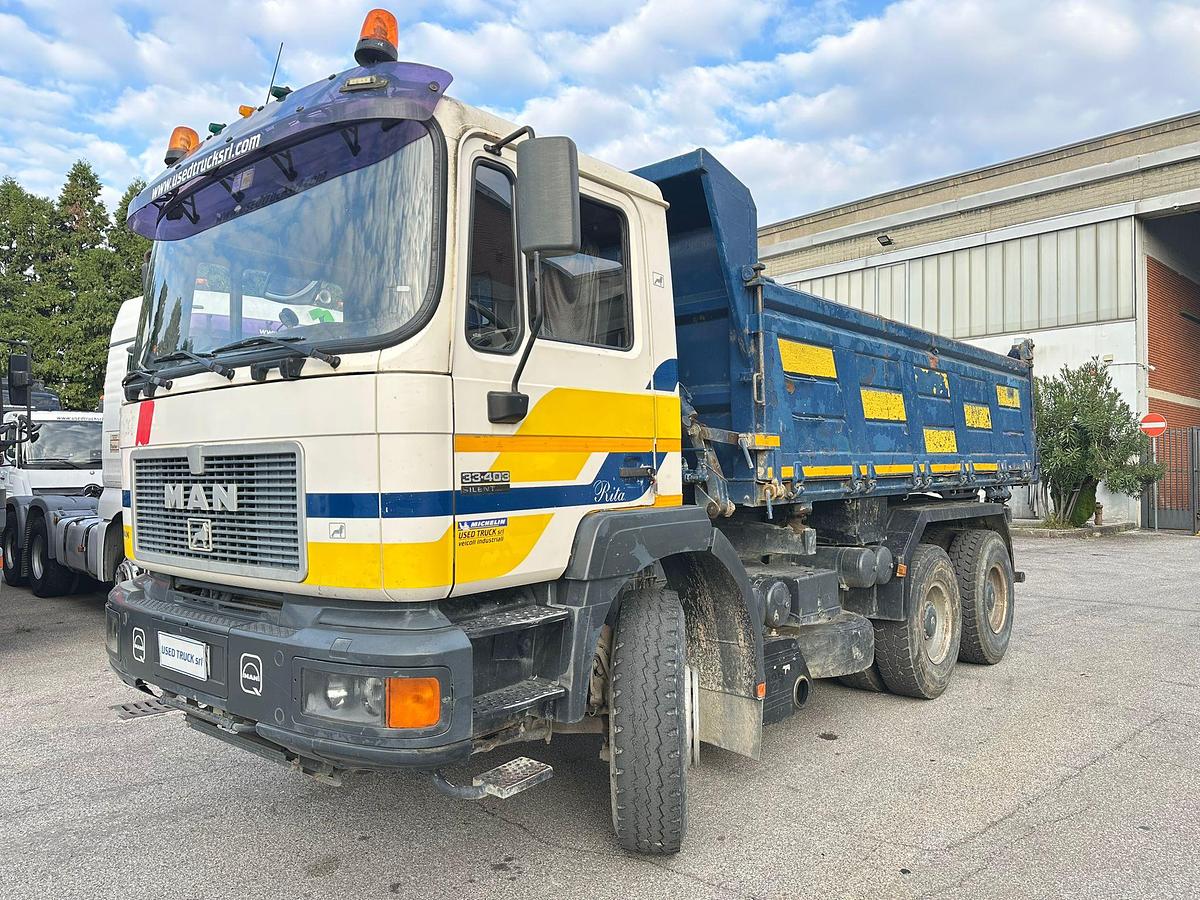 Usato Motrice tre assi Man 33.403 mezzo d'opera Ribaltabile trilaterale