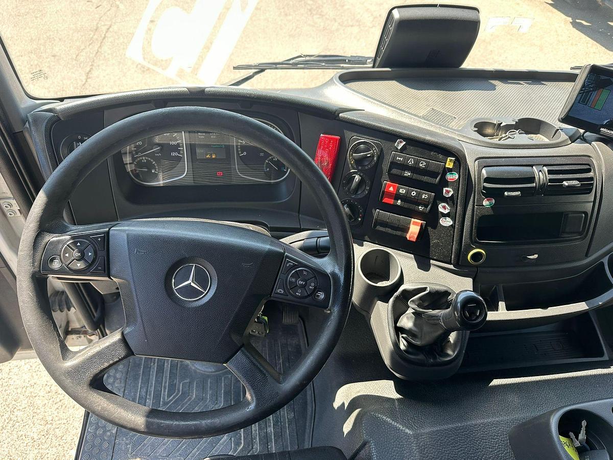 Usato Mercedes Atego 13.24 Telaio passo 3300  ADR anno 2017