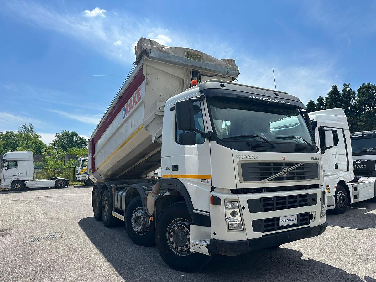Usato MOTRICE QUATTRO ASSI VOLVO FM 420 8X4 RIBALTABILE POSTERIORE