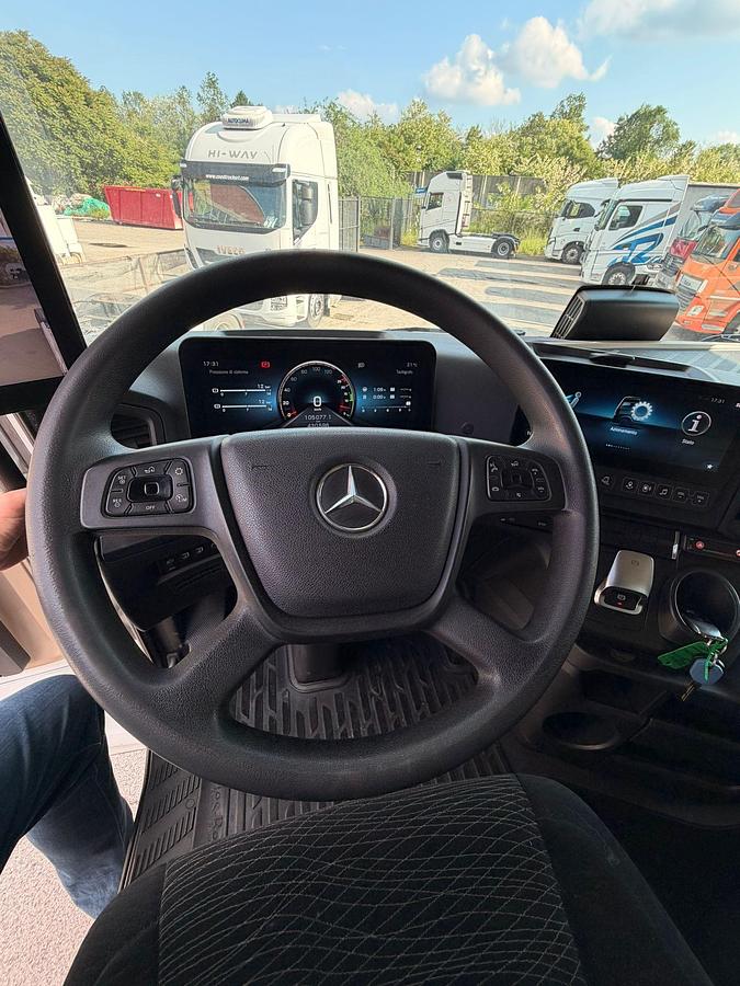 Usato MERCEDES 18.48 BIG/SPACE 2021