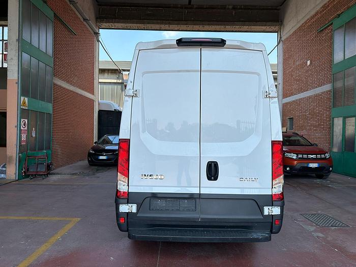 Usato Iveco Daily 35s16 LH2 Passo Medio alto euro 6 B