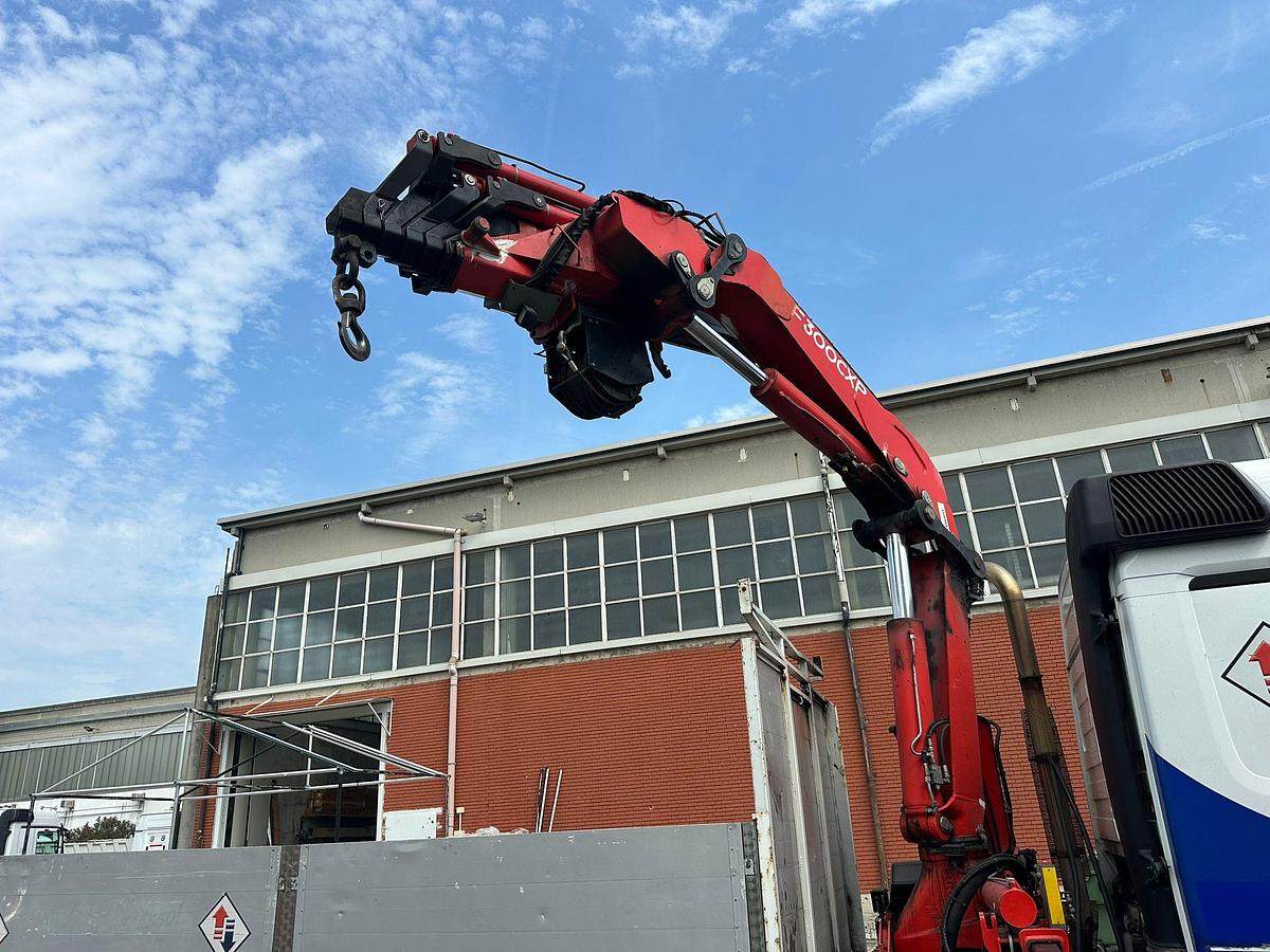 Usato MERCEDES 2548 CASOONE FISSO CON GRU DIETRO CABINA FASSI F 270C2.5