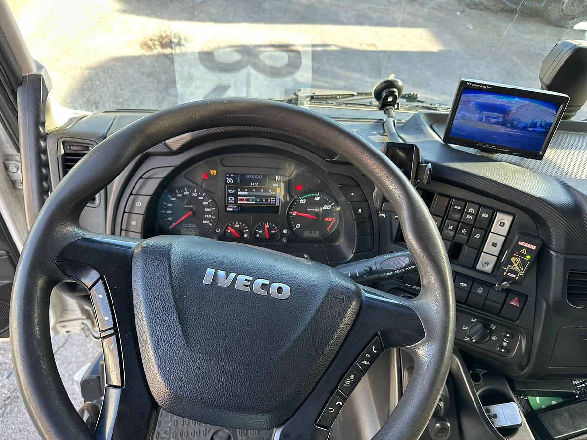 Usato MOTRICE 4 ASSI IVECO STRALIS 420 8X2 CASSONE FISSO +GRU FASSI 185A.2