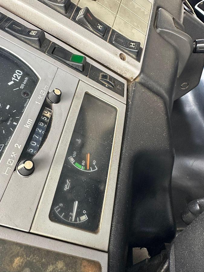 Usato Motrice tre assi Man 33.403 mezzo d'opera Ribaltabile trilaterale