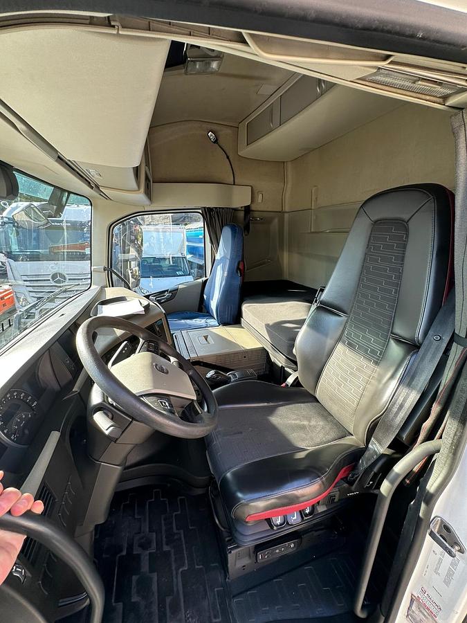 Usato Volvo FH 460 cambio automativo web plus anno 