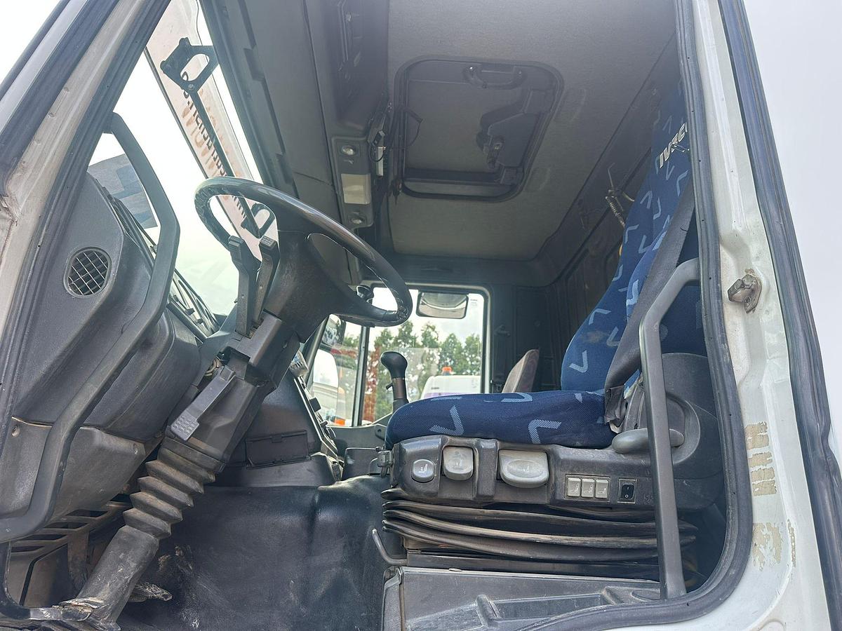 Usato Iveco EuroTrackker 420 8x4 Ribaltabile trilaterale