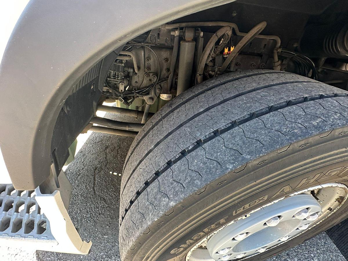 Usato Motrice tre assi Volvo FH 460 6x2 con Biga due assi comunicante km CERTIFICATI