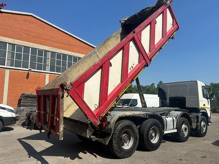 Usato VOLVO FH 480 8x4 Ribaltabile Trilaterale 