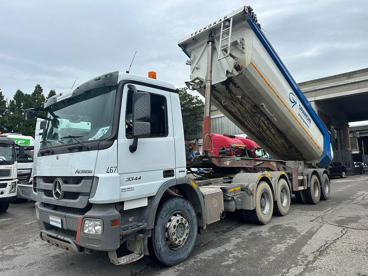 Usato Mercedes Actros 3344 6x4+Semirimorchio Tecnocar due assi