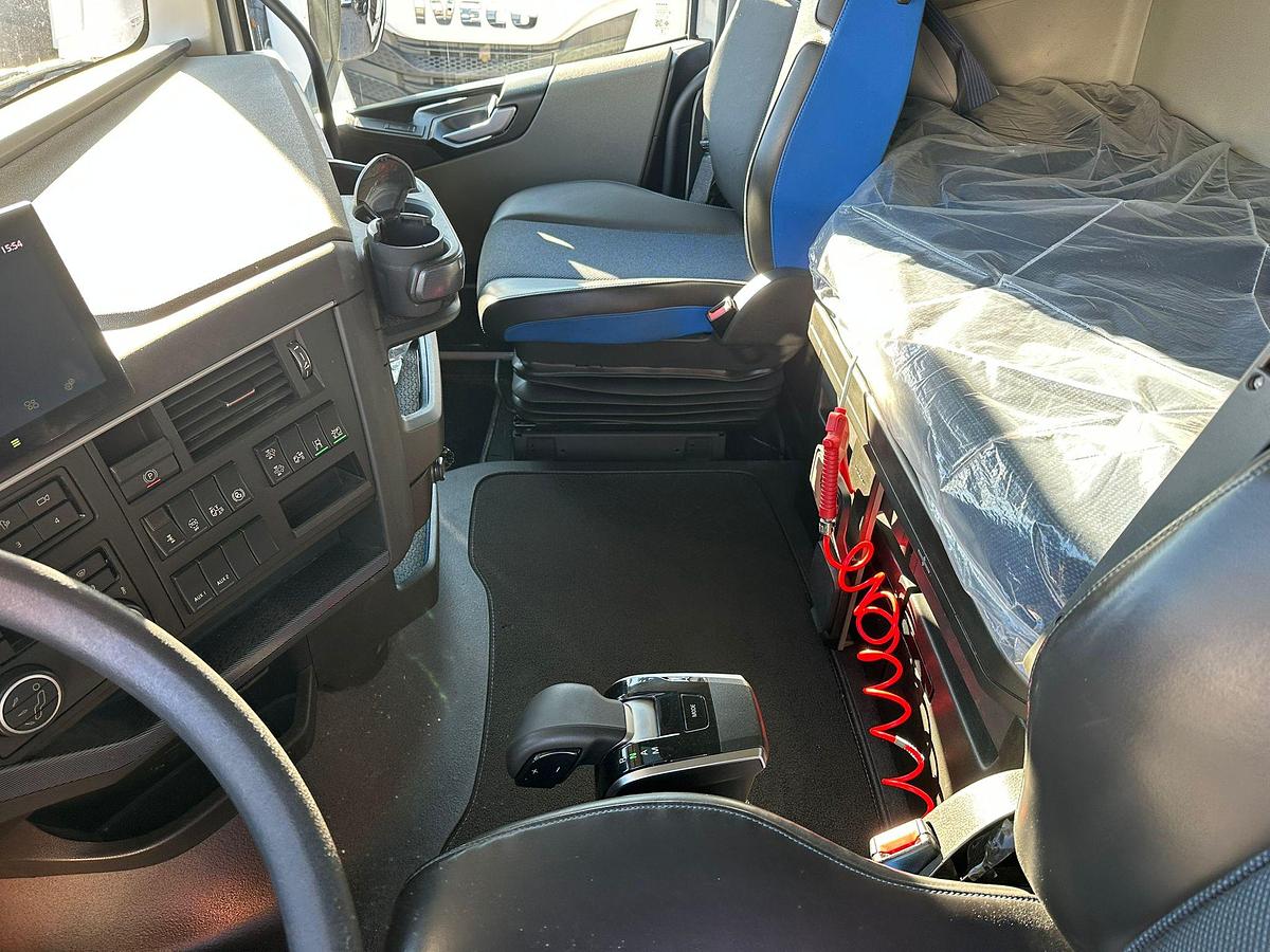 Usato VOLVO FH 500 AUTOMATICO WB/PLUS KM 250.000 2022