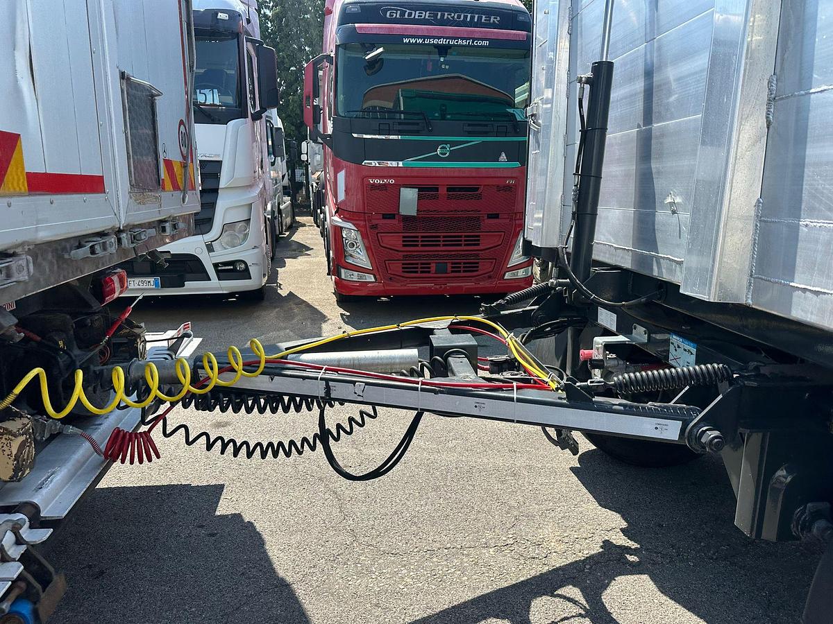 Usato RIMORCHIO TRE ASSI ZORZI CENTINA E TELO FULL/OPTINAL PARI AL NUOVO