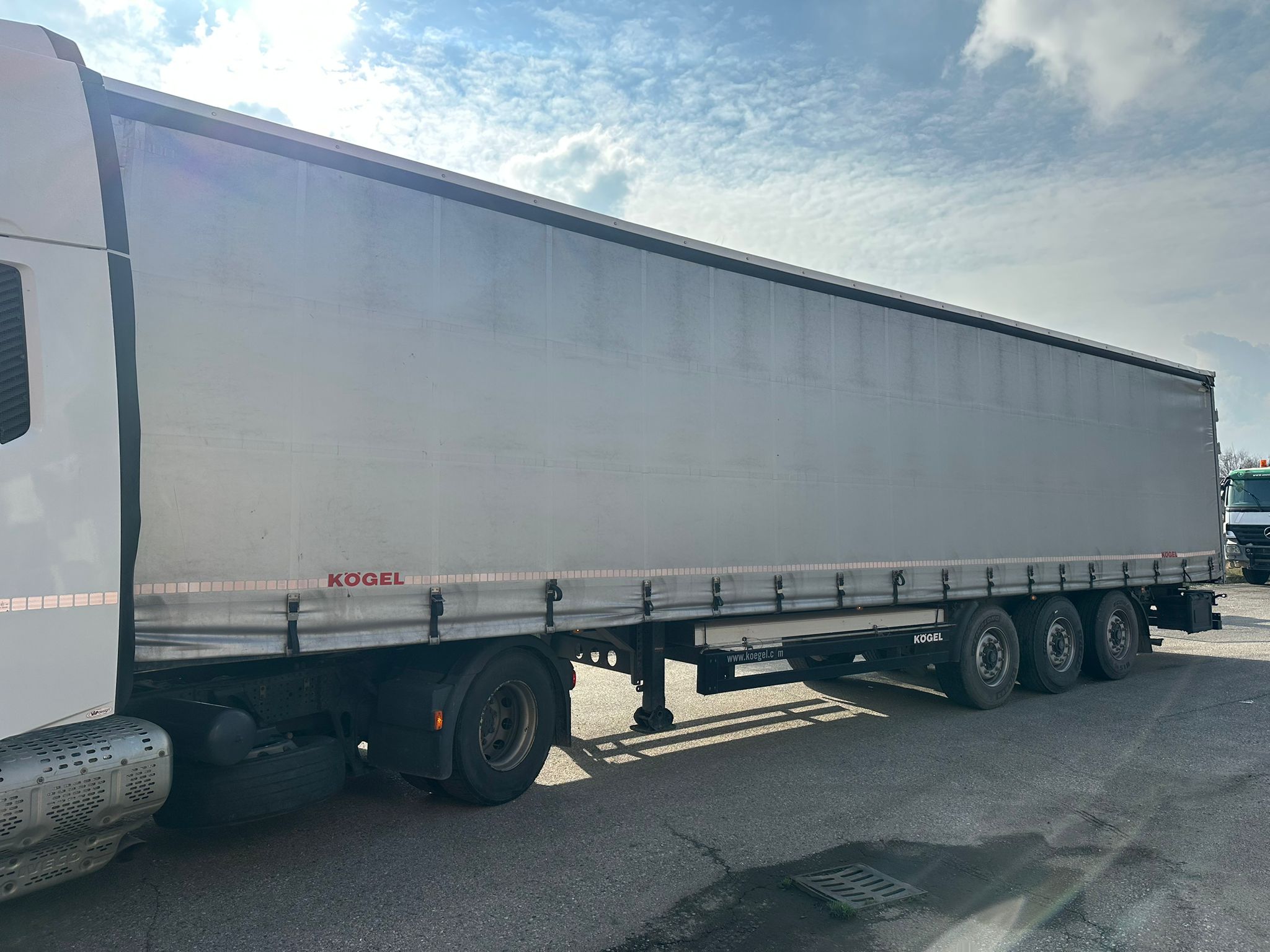 Usato Semirimorchio kogel anno 2023