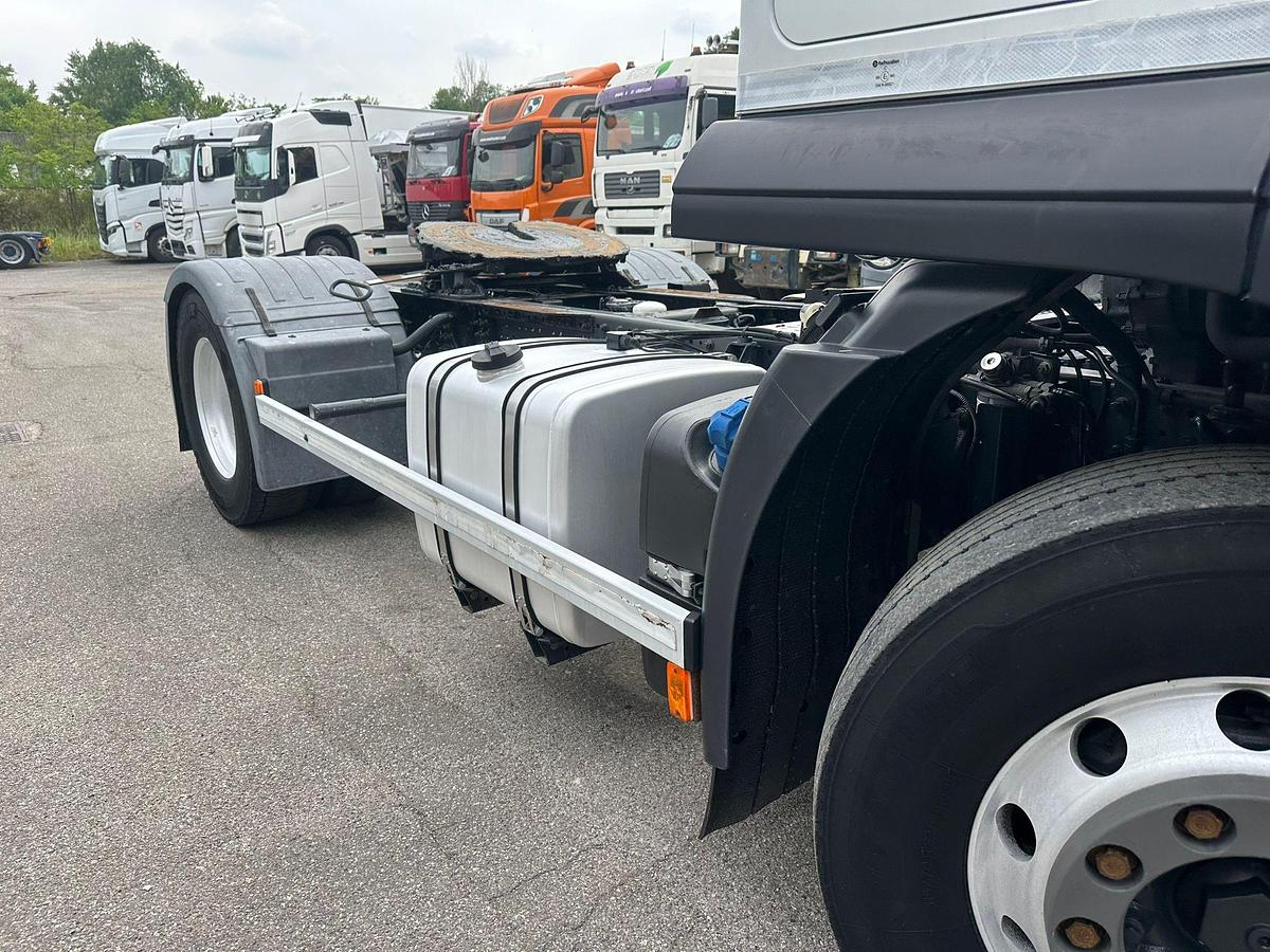 Usato iveco Stralis 420 adr tutte le classi