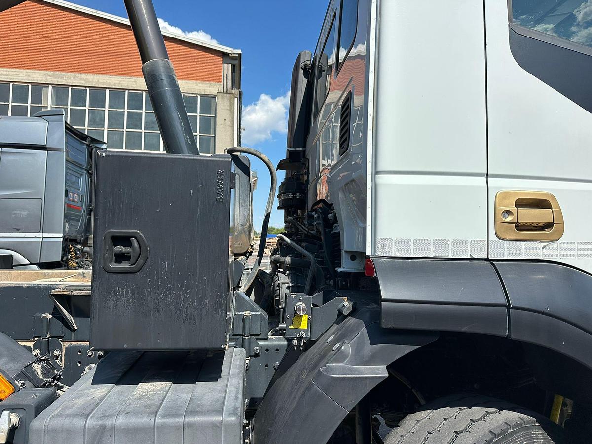 Usato Iveco Trackker 450 8x4 Ribaltabile posteriore Andreoli