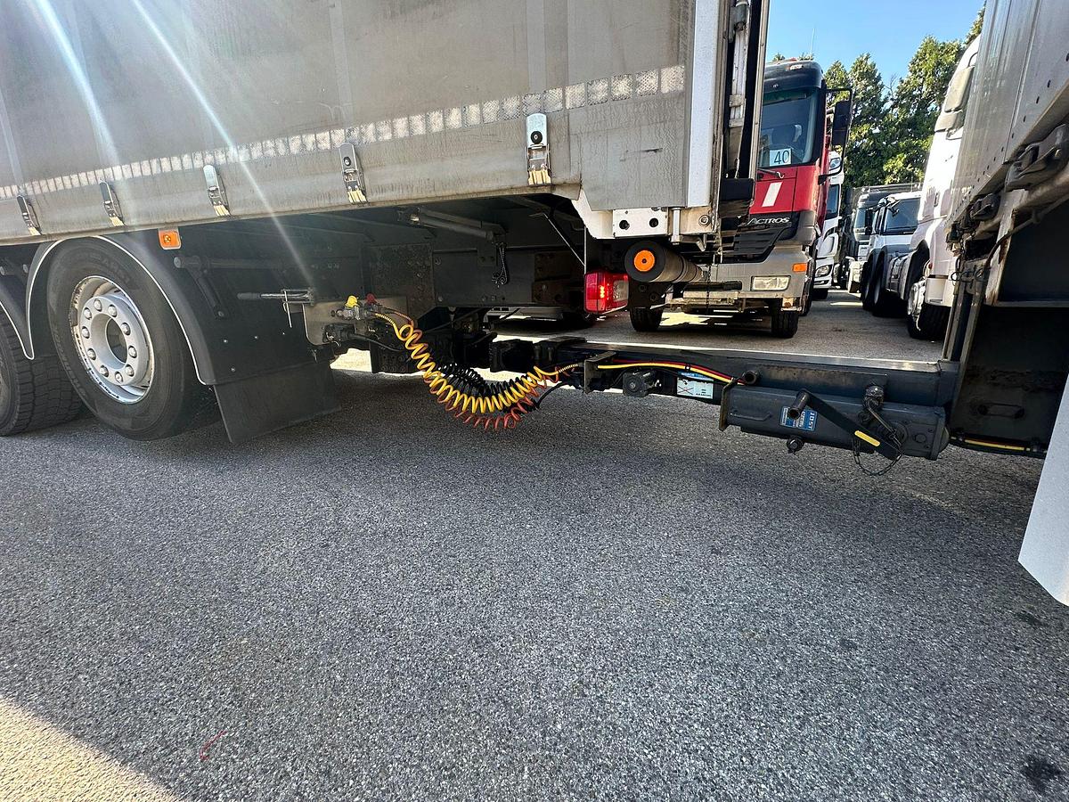 Usato Motrice tre assi Volvo FH 460 6x2 con Biga due assi comunicante km CERTIFICATI