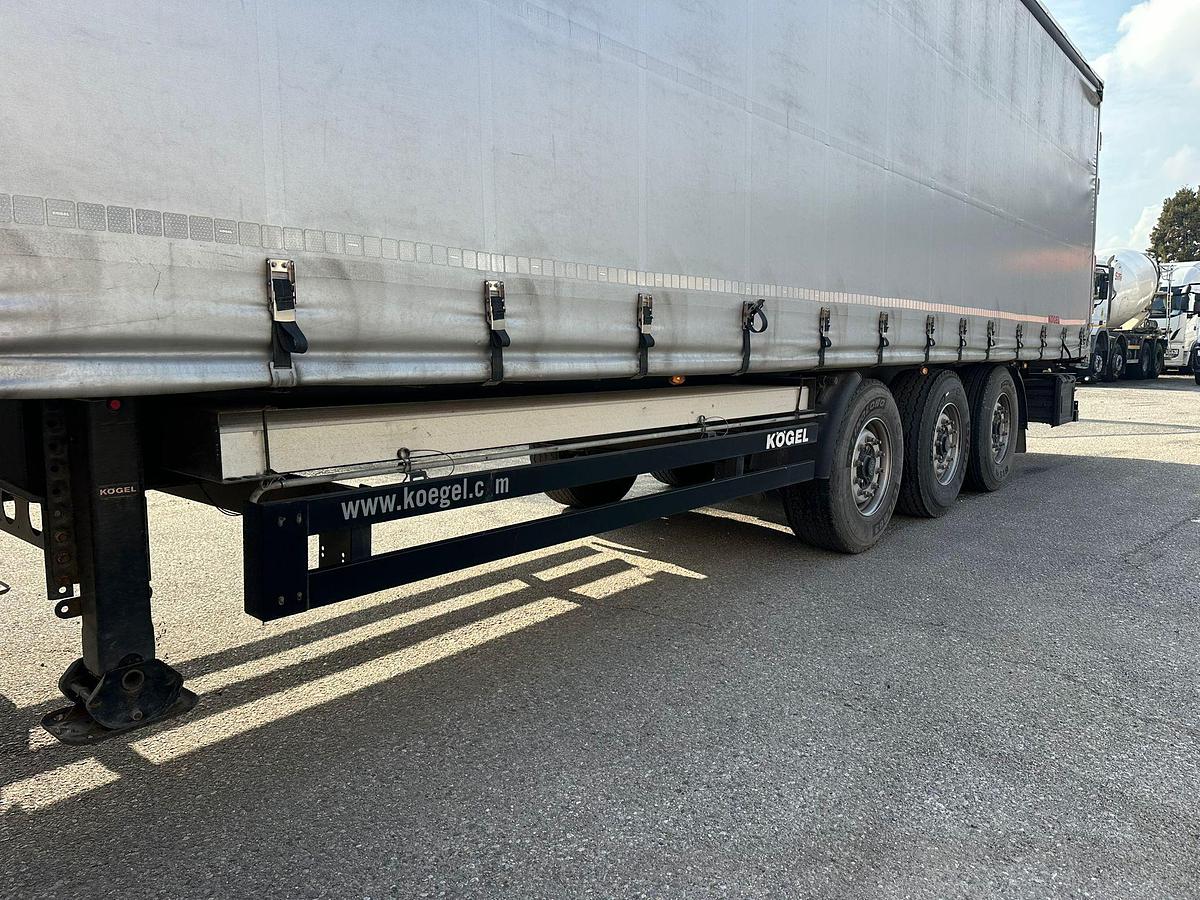 Usato Semirimorchio kogel anno 2023