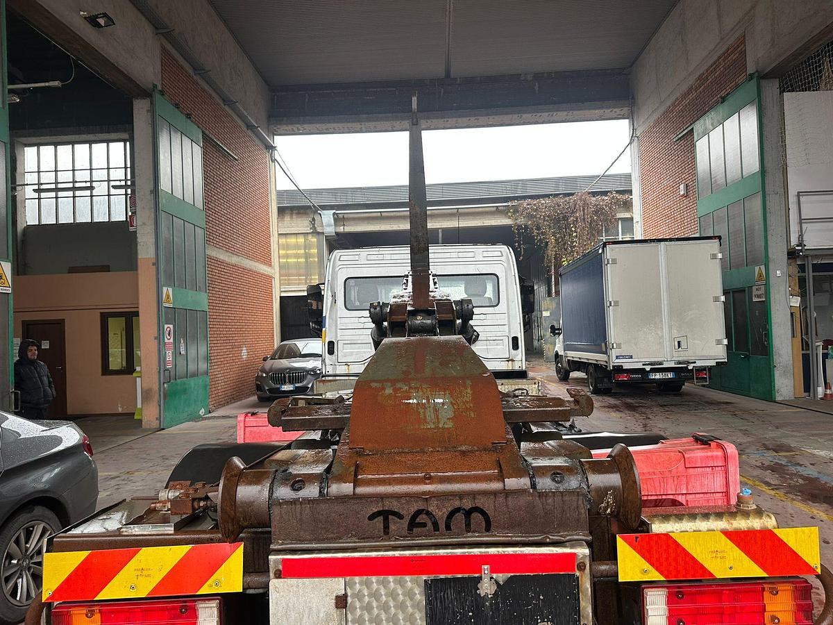 Usato Motrice due assi Mercedes Atego 15.23 Scarrabile con gancio