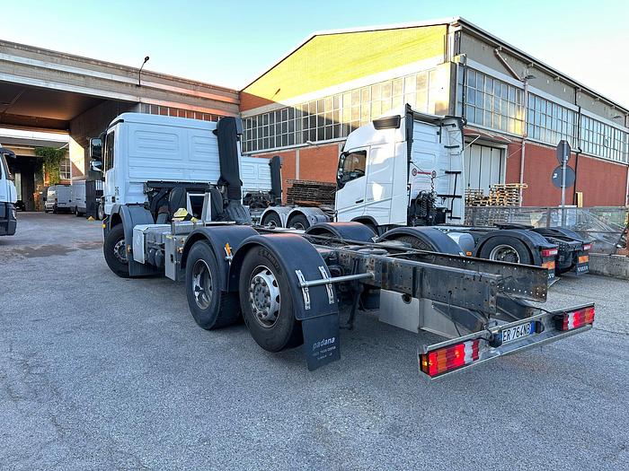 Usato MERCEDES BENZ 2532-6X2