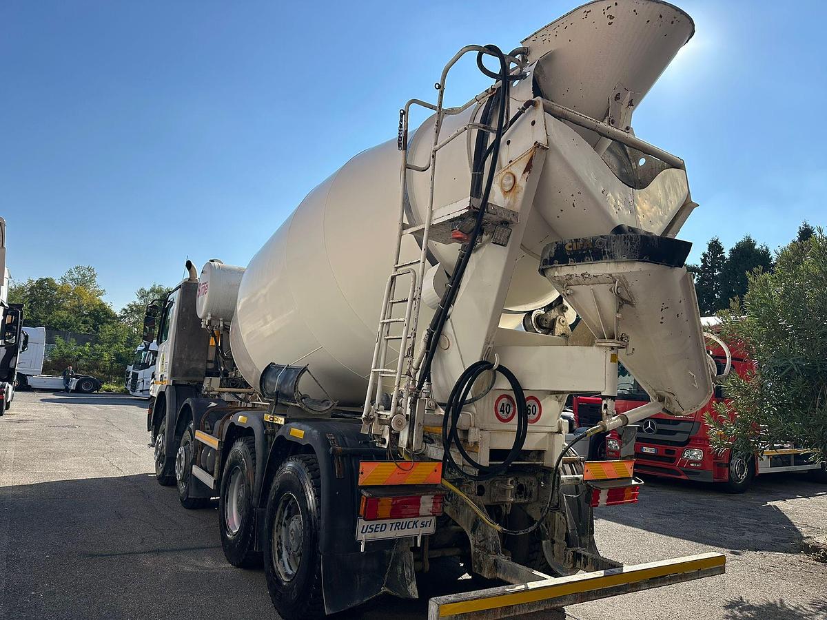 Usato Motrice Quattro assi Mercedes Actros 41.44 8x4 Autobetoniera con motore ausiliario