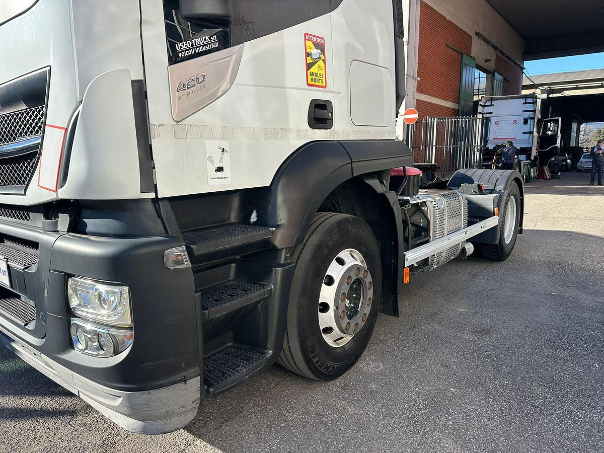 Usato Iveco Stralis 420 adr tutte le classi