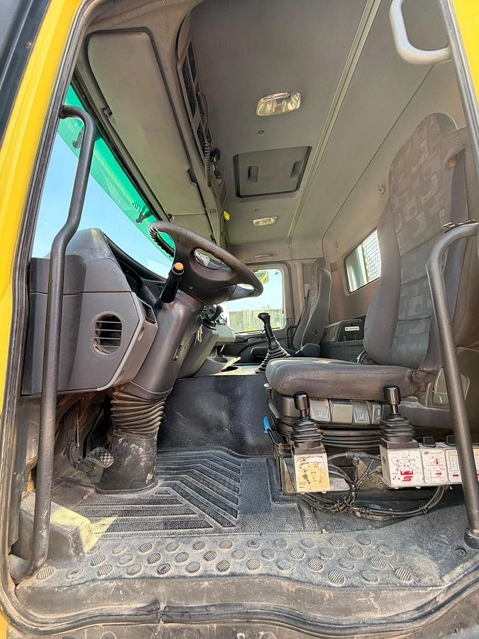 Usato MERCEDES ACTROS 33.44 K 6X4 RIBALTABILE TRILATERALE 2007