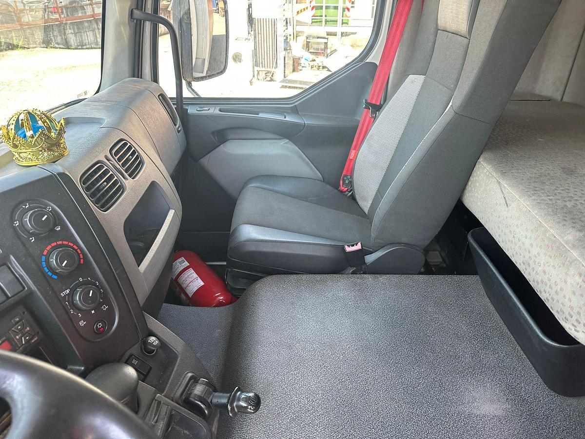 Usato MOTRICE DUE ASSI RENAULT D 140.240 CENTINA E  TELO SPONDA RETRATTILE 