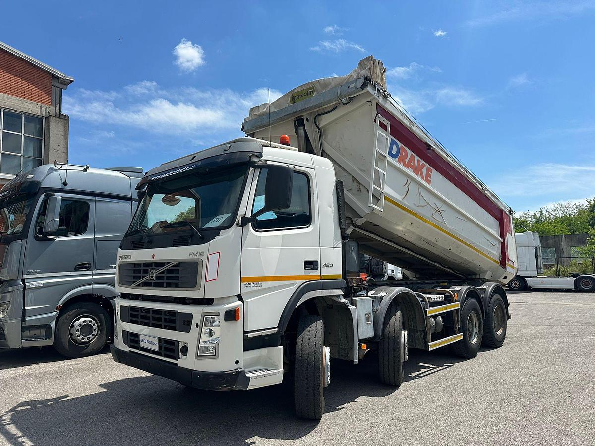 Usato MOTRICE QUATTRO ASSI VOLVO FM 420 8X4 RIBALTABILE POSTERIORE