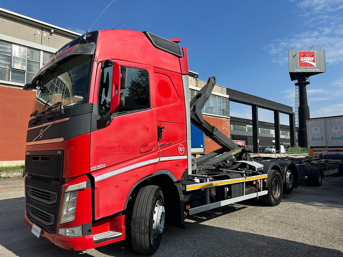 Usato VOLVO FH 500 6X2 con Scarrabile 26T+ rimorchio