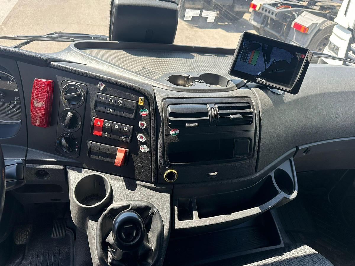 Usato Mercedes Atego 13.24 Telaio passo 3300  ADR anno 2017