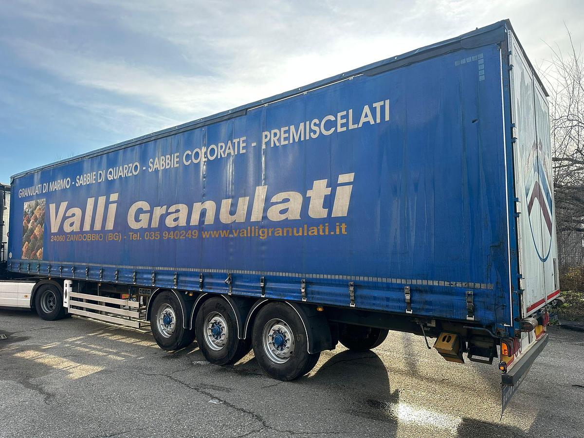 Usato Semirimorchio C.C.F.C Centina e telo alza/abbasa copri/scopri 1^asse sollevabile 3^sterzante 