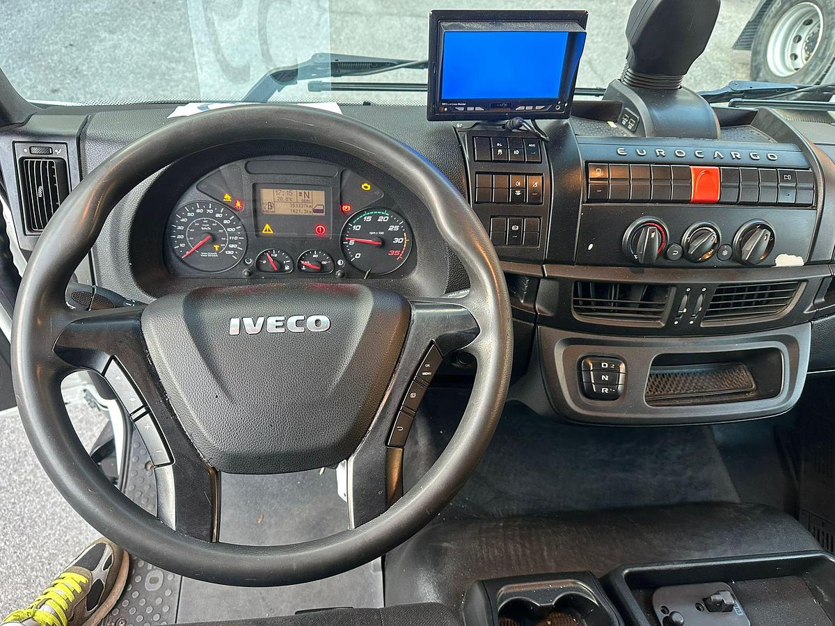 Usato motrice due assi Iveco Eurocargo 180s28 Centina e telo mt 7.50