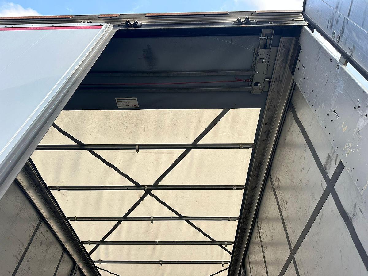 Usato Semirimorchio kogel anno 2023