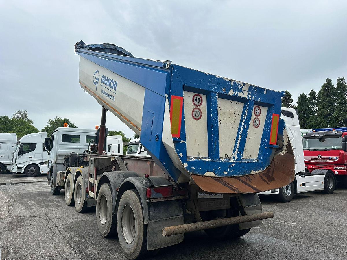 Usato Mercedes Actros 3344 6x4+Semirimorchio Tecnocar due assi