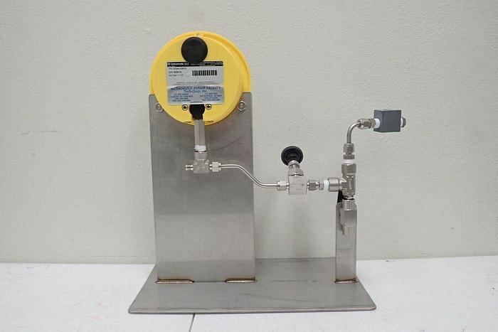 Used 3D Instruments 25544-32B14 2000 PSI Test Gauge Pressure Setting Device 1/4% Accu