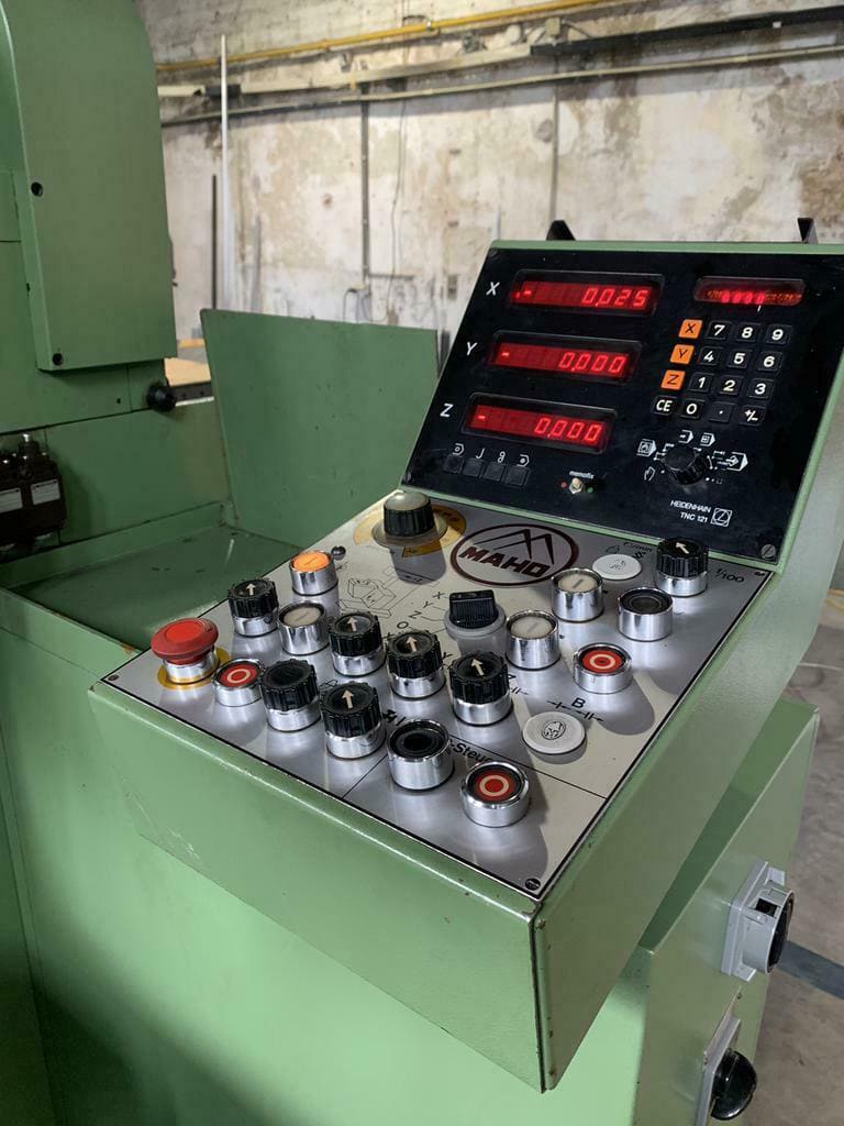 Used MAHO MH 400 P