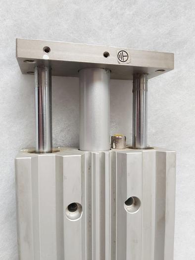 Gebraucht Kompaktschlitten mit Führungsstange, Motor driver LXPB2SA-200S-Q, SMC,  gebraucht-Top