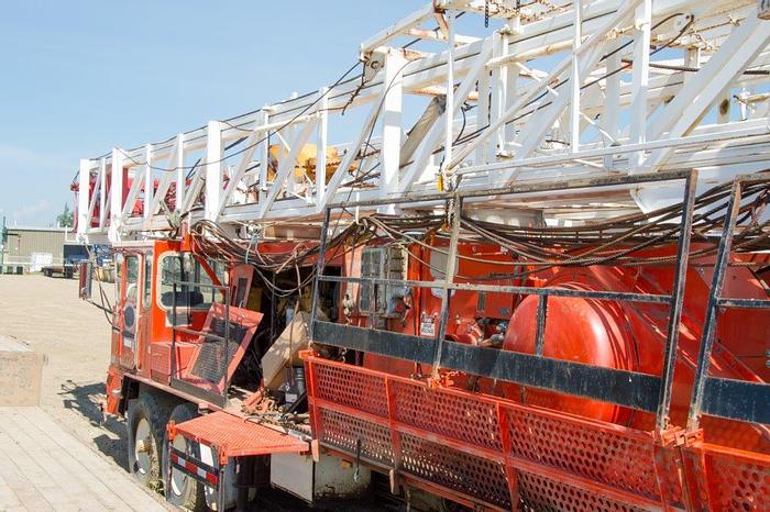 Used MOUNTAIN RIG MR 350