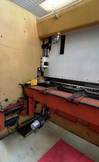 Usato PRESSA PIEGATRICE BEYELER 4000X125